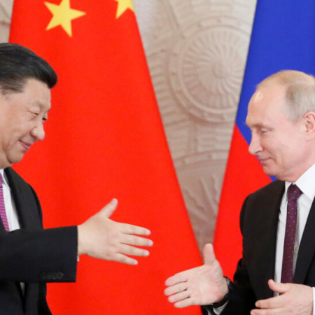 Президент Росії Володимир Путін та лідер Китаю Сі Цзіньпін беруть участь у двосторонній зустрічі на полях саміту Шанхайської організації співробітництва в Астані, Казахстан, 3 липня 2024 року.