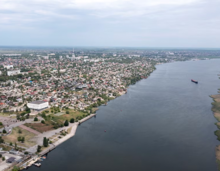 Через відключення електроенергії на лівобережжі Херсонщини, ціла низка населених пунктів опинилася без світла.