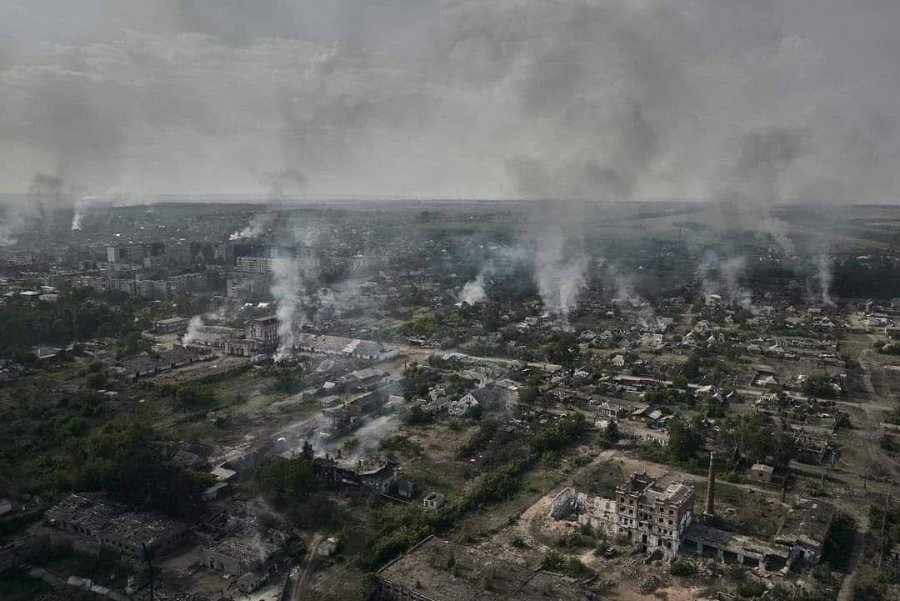 Вовчанськ у центрі боїв — російські сили намагаються закріпитися та атакують позиції ЗСУ