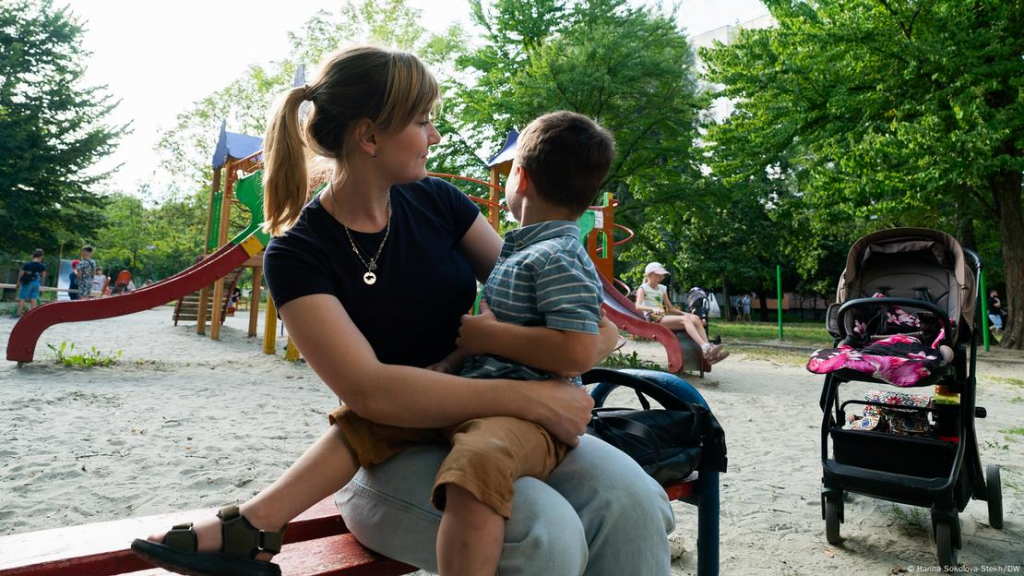 Трирічний Богдан вже два тижні мешкає у Львові разом із сім'єю Тетяни.  