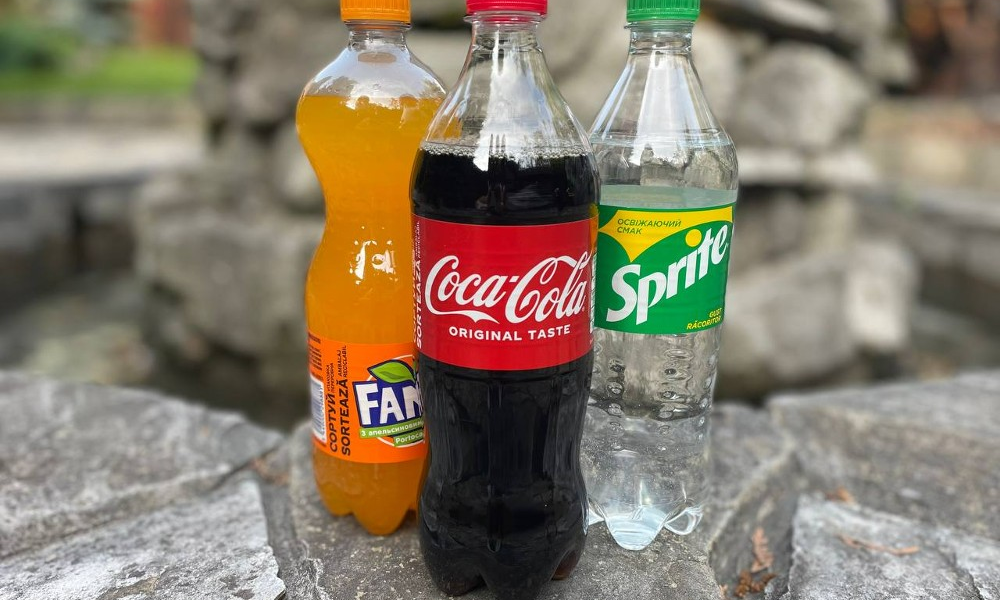 В Україну могли потрапити пляшки Coca-Cola зі смертельно небезпечними частинками металу