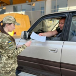 Виїзд за кордон під час воєнного стану: кому дозволено