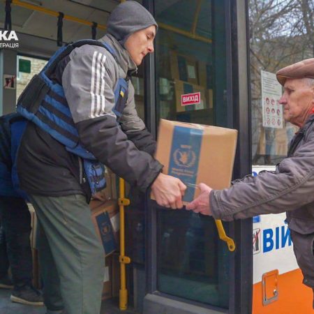 Благодійна організація Десяте квітня постійно допомагає Херсонській громаді.