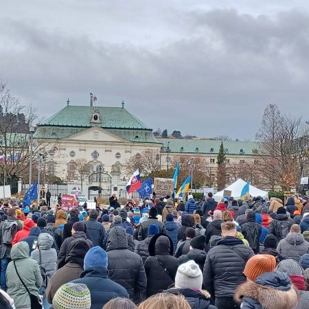 У столиці Словаччини пройшов мітинг «Досить росії» на підтримку суверенітету країни.