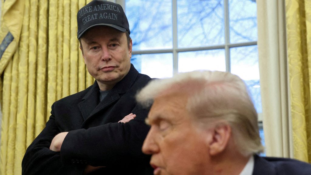 Маск виступив проти мит і запропонував Трампу нову модель торгівлі Ілон Маск та Дональд Трамп