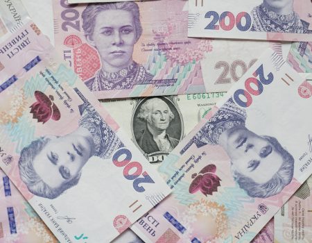 Україна може відмовитись від долара на користь євро