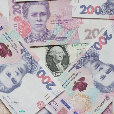 Україна може відмовитись від долара на користь євро