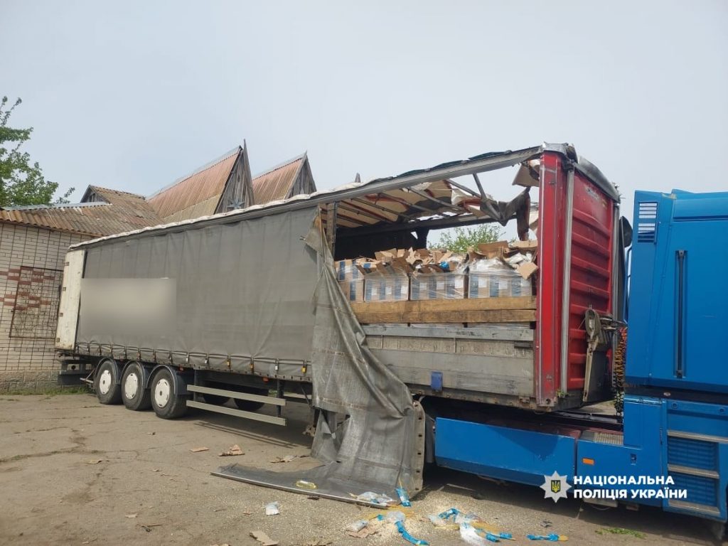 Росіяни атакували гуманітарну вантажівку та житлові райони на Херсонщині