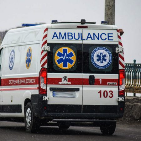 Російські безпілотники атакували житловий район на Херсонщині: п’ятеро жінок поранені