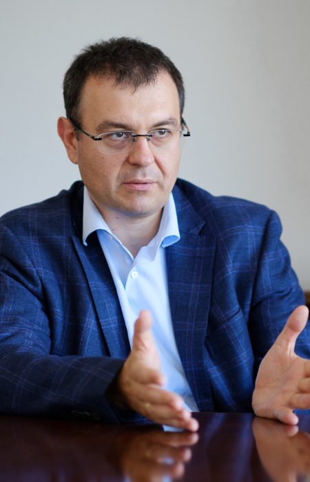 Допомога при народженні дитини в Україні може зрости до 50 тисяч гривень — Гетманцев