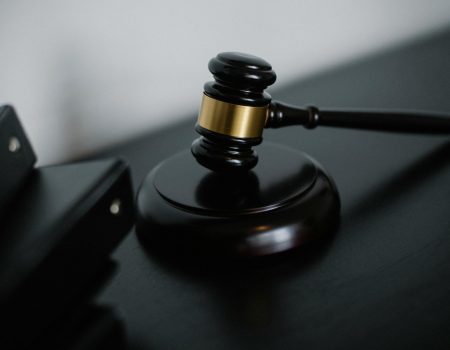 У Херсоні судитимуть працівницю фейкового “управління праці” за колабораціонізм
