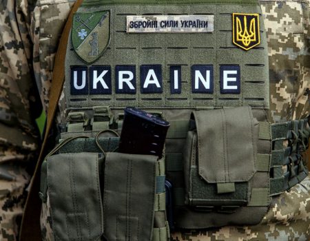 Україна самостійно забезпечує армію майже наполовину