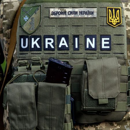 Україна самостійно забезпечує армію майже наполовину