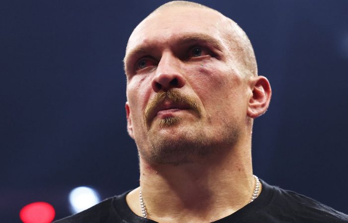 Усик відповів, чи планує йти в політику після завершення кар'єри