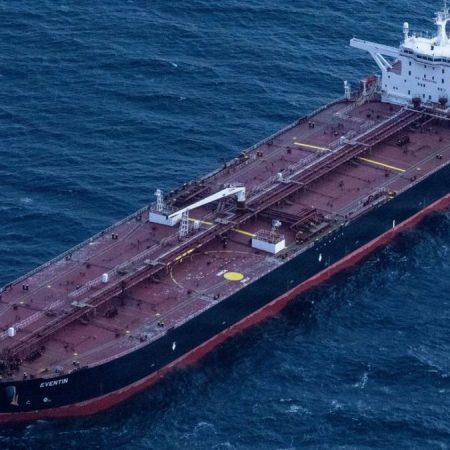Танкери розвертаються в Ормузькій протоці після ударів США по Ірану