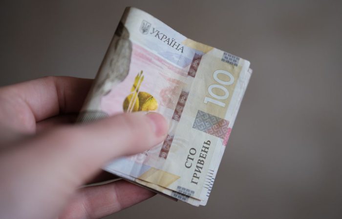 Мінімальнау зарплату можуть підвищити вже з липня: Рада розглядає законопроєкт