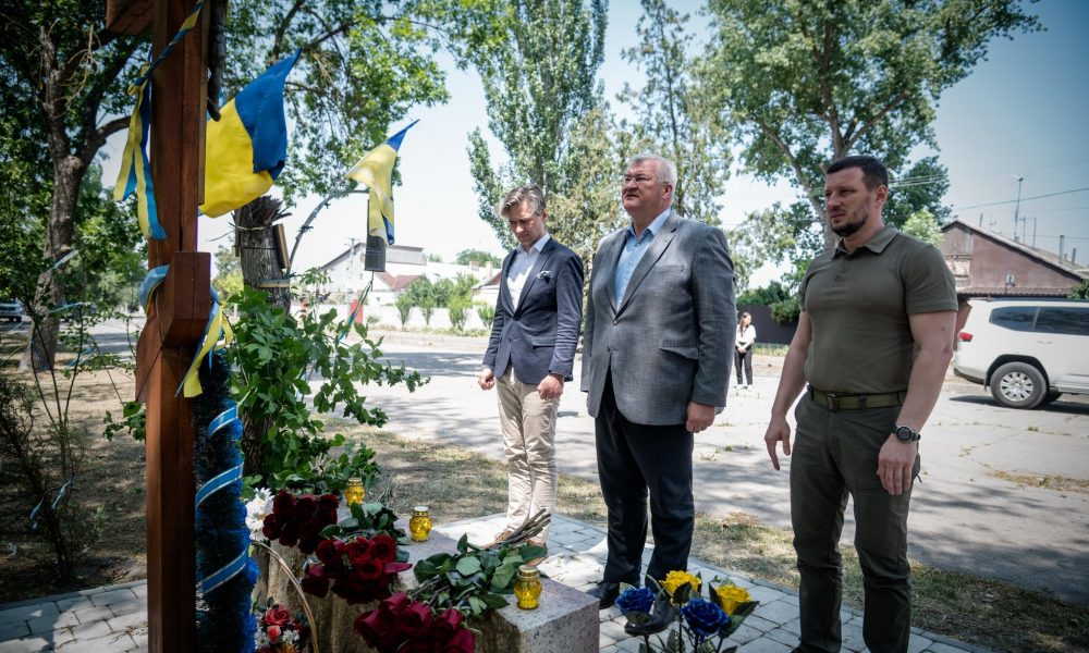 Литовський міністр став першим іноземним головою МЗС, який відвідав Херсон після деокупації