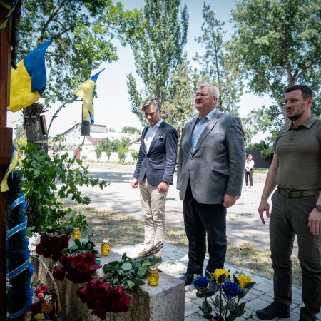 Литовський міністр став першим іноземним головою МЗС, який відвідав Херсон після деокупації