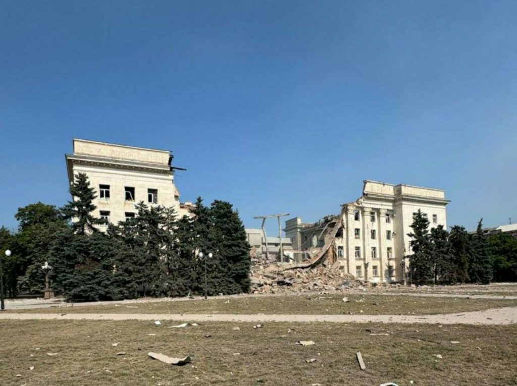 Росія знову вдарила по Херсонській ОВА: будівлі майже немає
