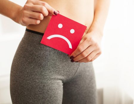 Почему чешется интимная зона у женщин: причины и решения