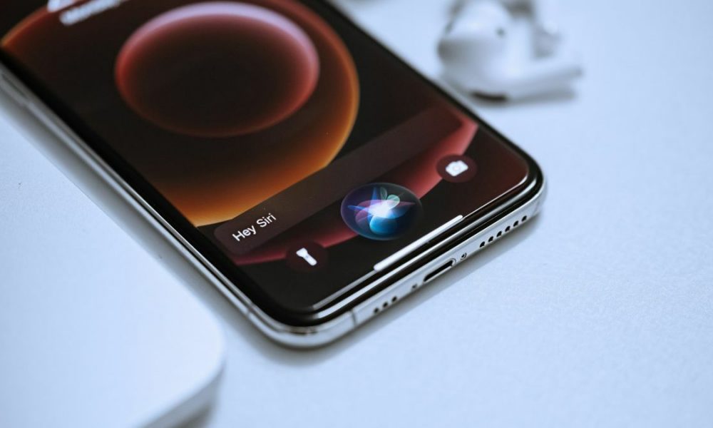 Оновлення Siri від Apple перенесено до 2026 року