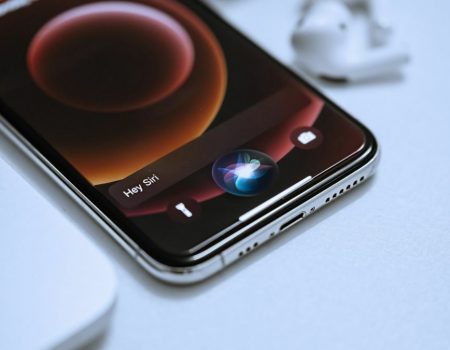 Оновлення Siri від Apple перенесено до 2026 року