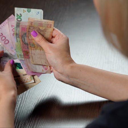 Нова соціальна допомога для українців: виплати до 4 500 гривень з 1 липня