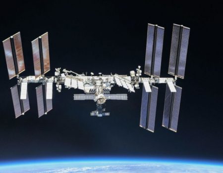 Стартап Lux Aeterna хоче знизити витрати на космічні запуски завдяки багаторазовим супутникам