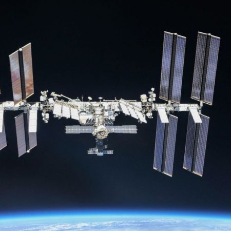 Стартап Lux Aeterna хоче знизити витрати на космічні запуски завдяки багаторазовим супутникам