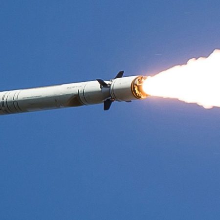 Росія щомісяця виготовляє десятки ракет