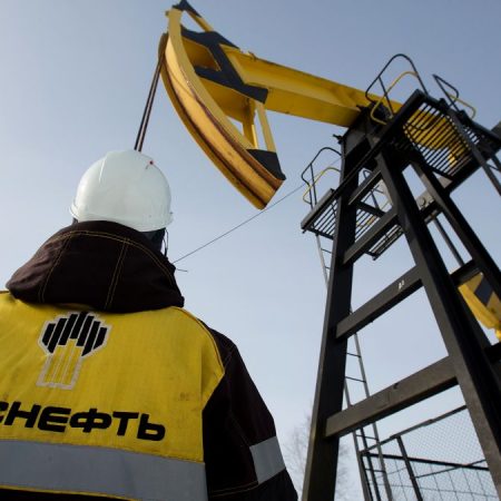 Україна готує санкції проти країн, які купують російську нафту