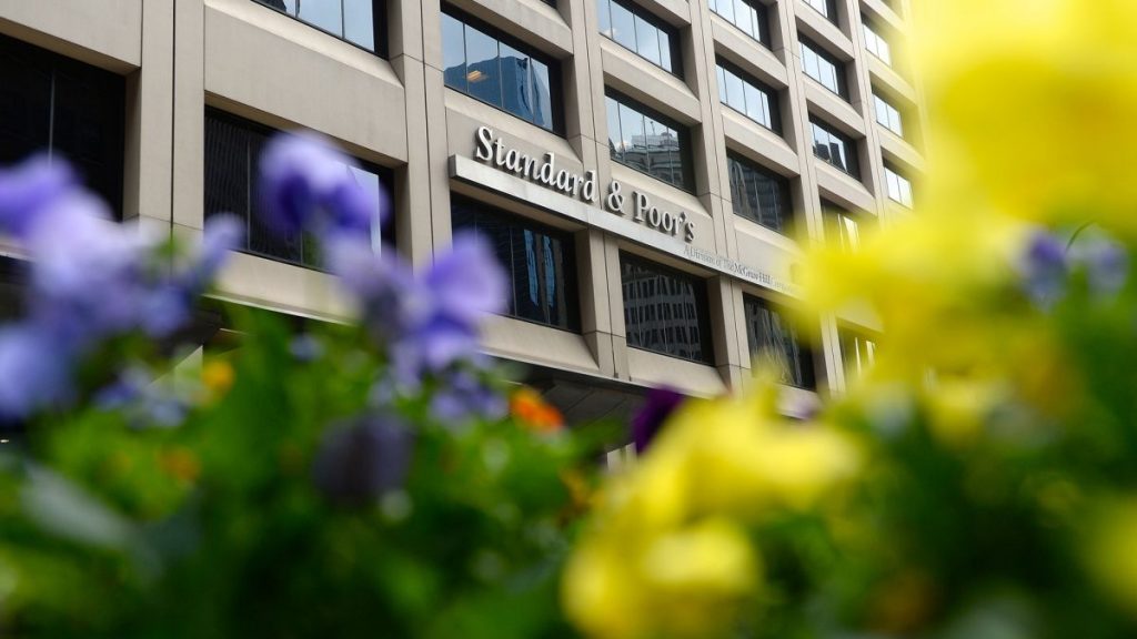 Технічний дефолт України: S&P Global знизило рейтинг через невиплату боргу