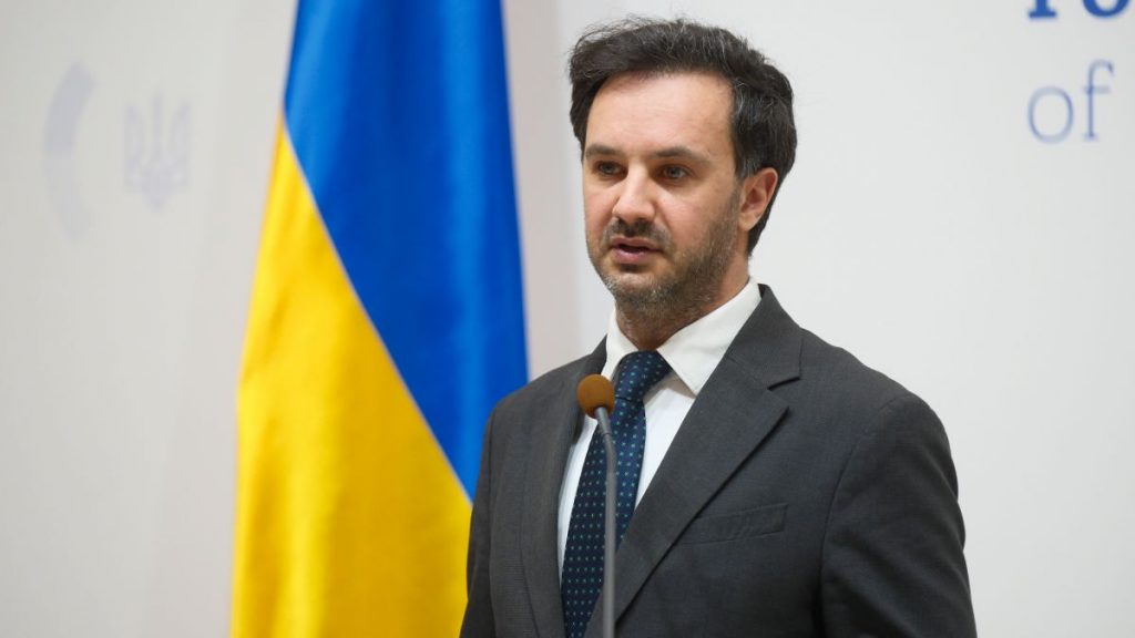 МЗС працює над евакуацією 56 українців з підвалу на кордоні з Грузією МЗС працює над евакуацією 56 українців з підвалу на кордоні з Грузією