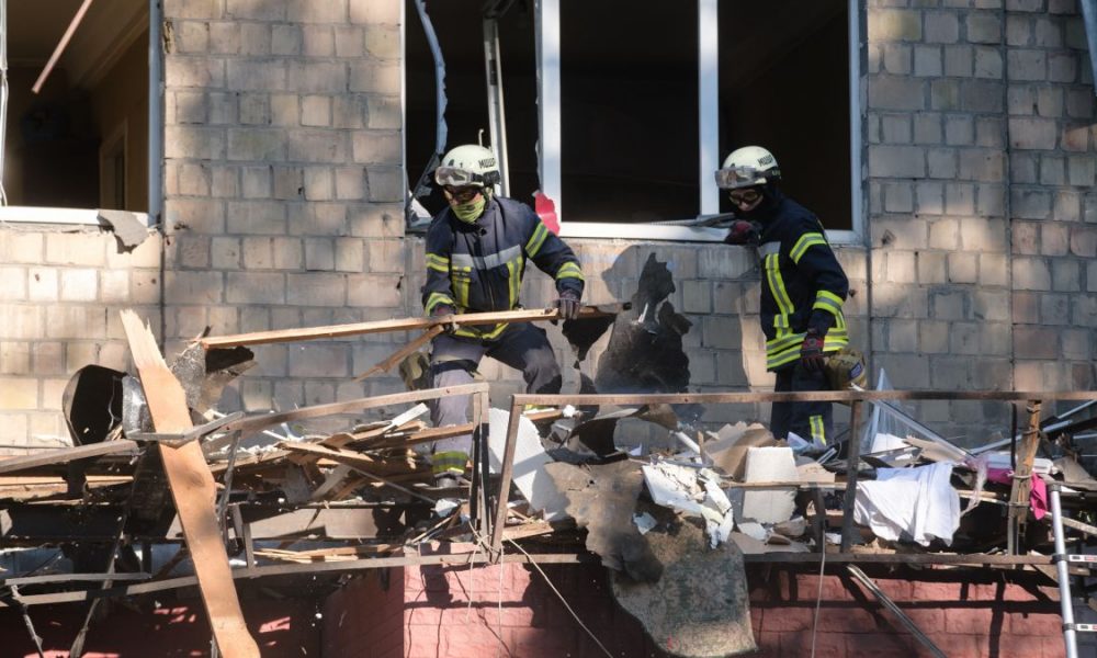 Російські дрони та артилерія обстріляли Херсон: п’ятеро постраждалих