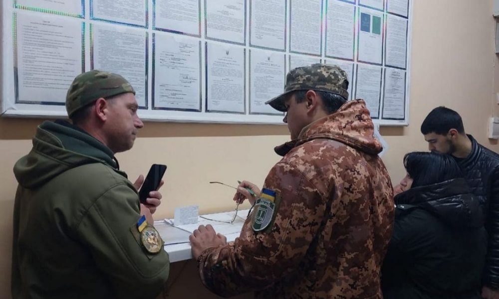 17-річні українці мають зареєструватися у військкоматі до кінця липня