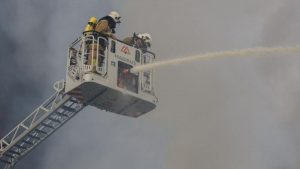 Російська атака дронів спричинила пожежу на дачному кооперативі в Херсонському районі Російська атака дронів спричинила пожежу на дачному кооперативі в Херсонському районі