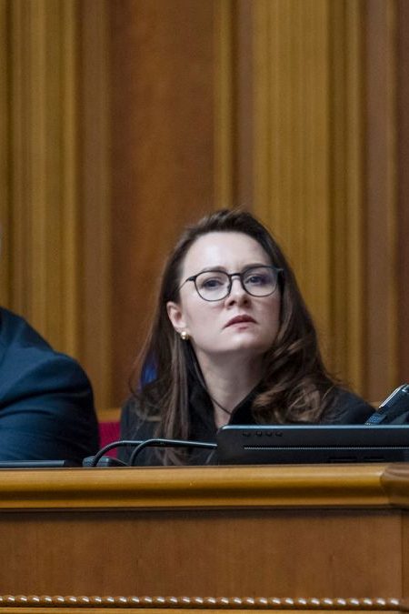 В уряді обговорюють питання дозволу чоловікам віком 18-25 років виїжджати за кордон