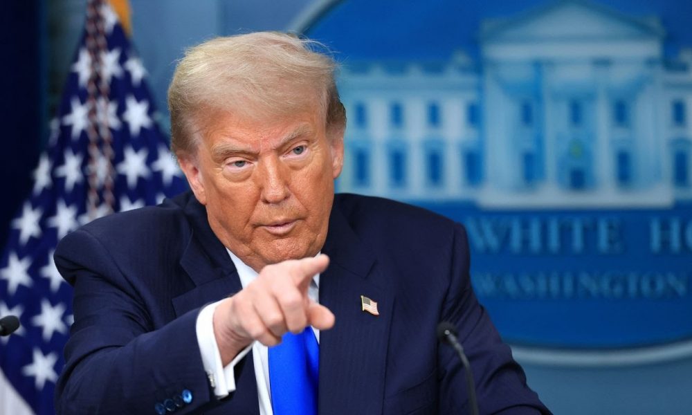 Трамп розчарований Путіним, але не готовий розірвати з ним зв'язки