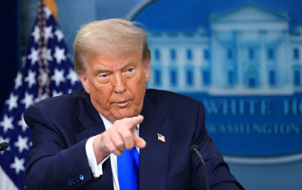 Трамп розчарований Путіним, але не готовий розірвати з ним зв'язки