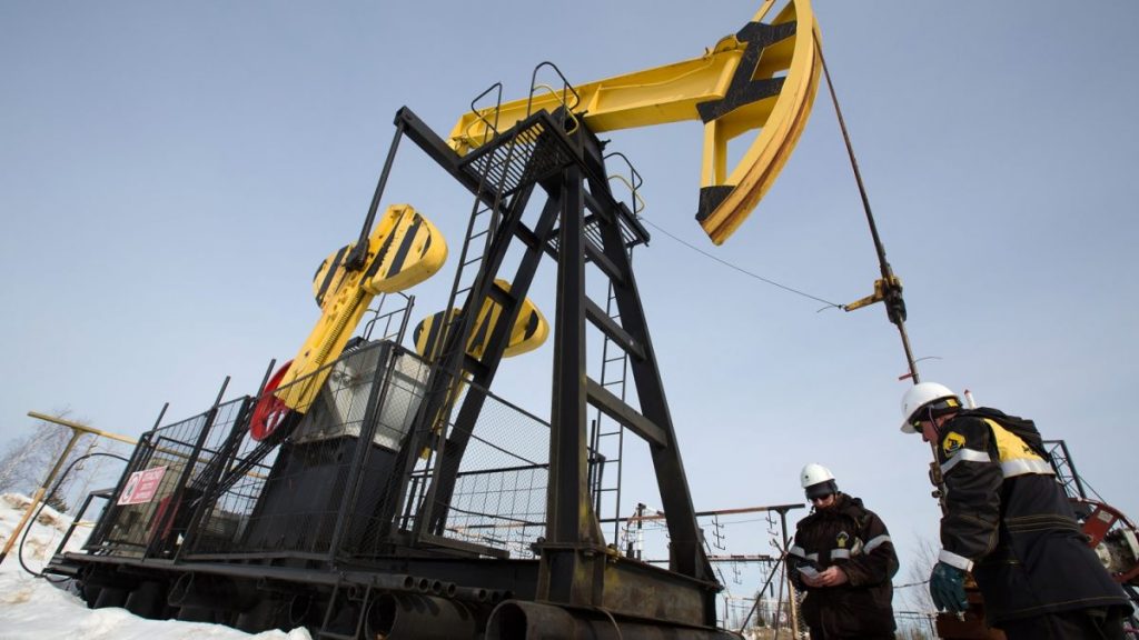 Російська "Роснєфть" висловила обурення через санкції ЄС проти індійського заводу