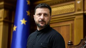 Україна веде підготовку списків для звільнення політв’язнів та журналістів з полону Зеленський продовжив воєнний стан та мобілізацію до листопада 2025 року