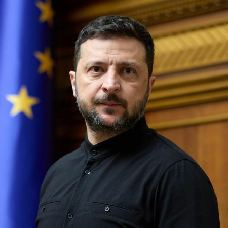 Зеленський продовжив воєнний стан та мобілізацію до листопада 2025 року