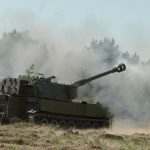 США погодили нові поставки зброї для України: ППО і САУ M109