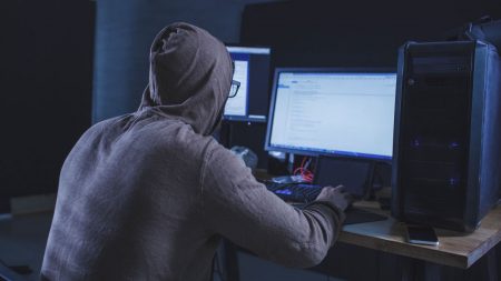 Міжнародна операція "Іствуд": Російську хакерську групу придушили зусиллями