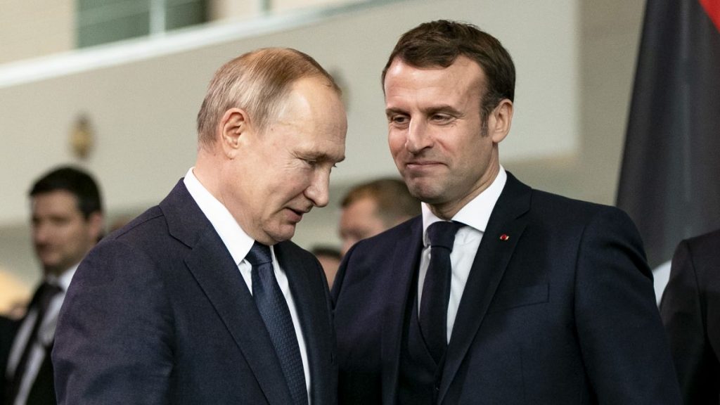 Макрон і Путін провели першу за три роки розмову: домовленості щодо Ірану, але розбіжності щодо України Макрон і Путін провели першу за три роки розмову: домовленості щодо Ірану, але розбіжності щодо України