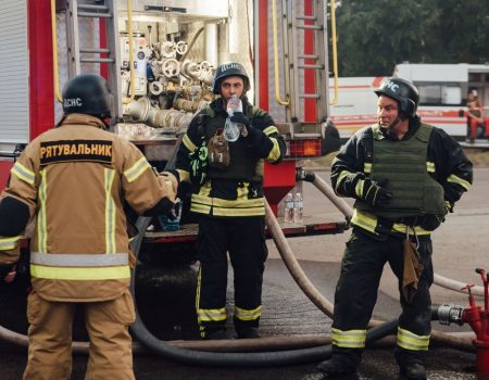 Російські війська вдруге за добу обстріляли навчальні заклади у Херсоні