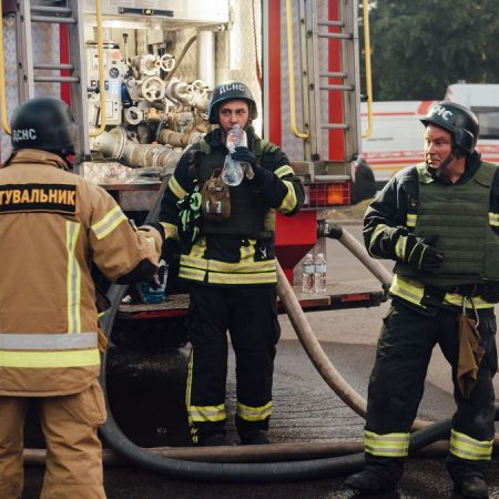 Російські війська вдруге за добу обстріляли навчальні заклади у Херсоні