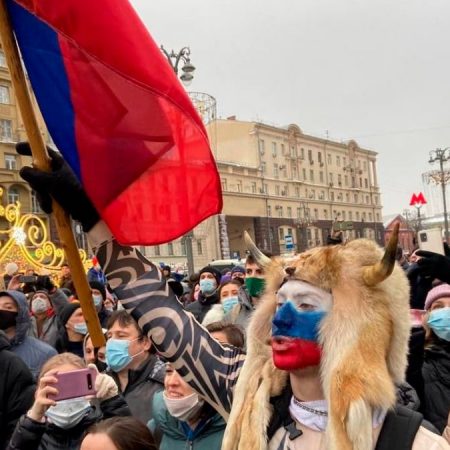Росія запускає національний месенджер Max для централізованого контролю за громадянами