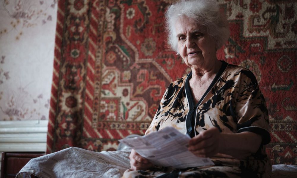 Чи отримують пенсіонери після 65 років додаткові виплати