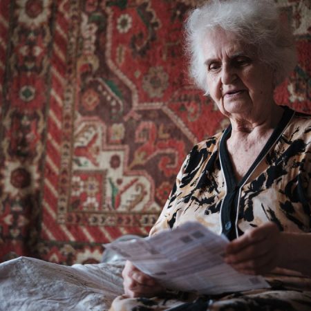 Чи отримують пенсіонери після 65 років додаткові виплати